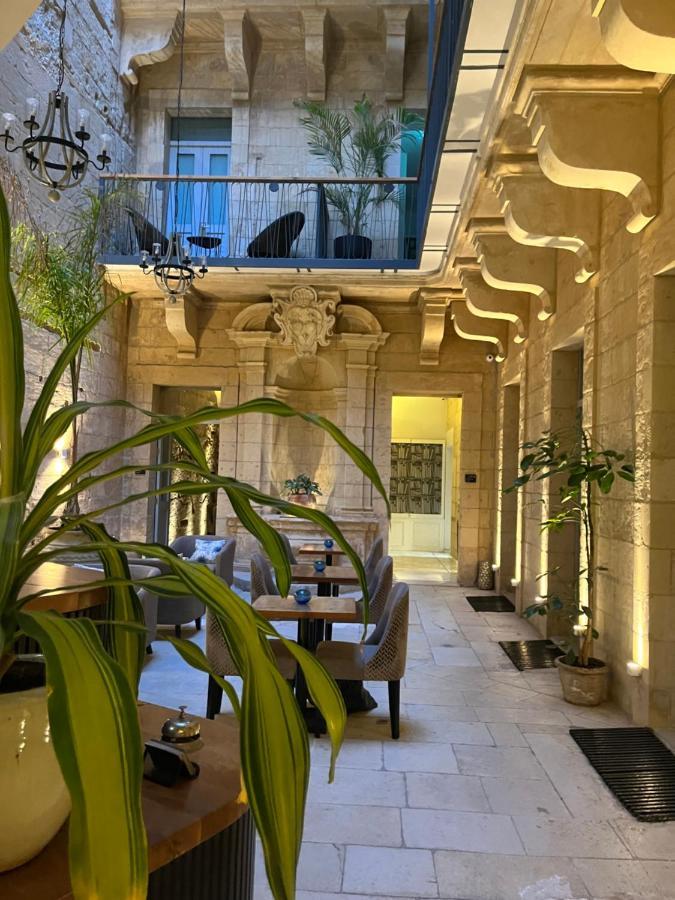 66 Saint Paul's & La Valletta