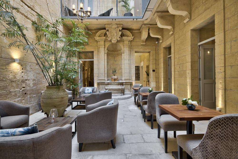 66 Saint Paul's & La Valletta